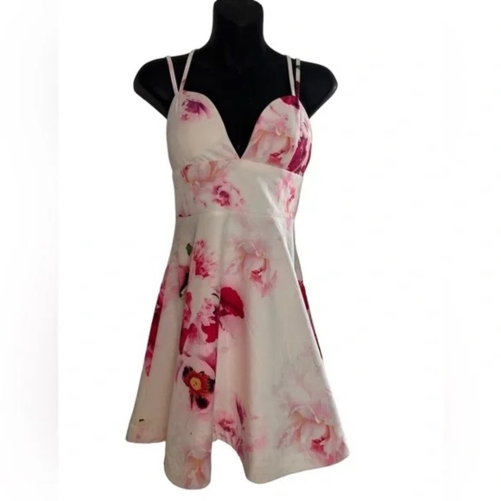 L’ATISTE by Amy Mini Floral Dress